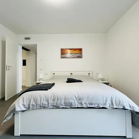Design Flat Near Ferrari Daire